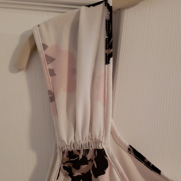 💟 Tank,flowing - Picture 3 of 5